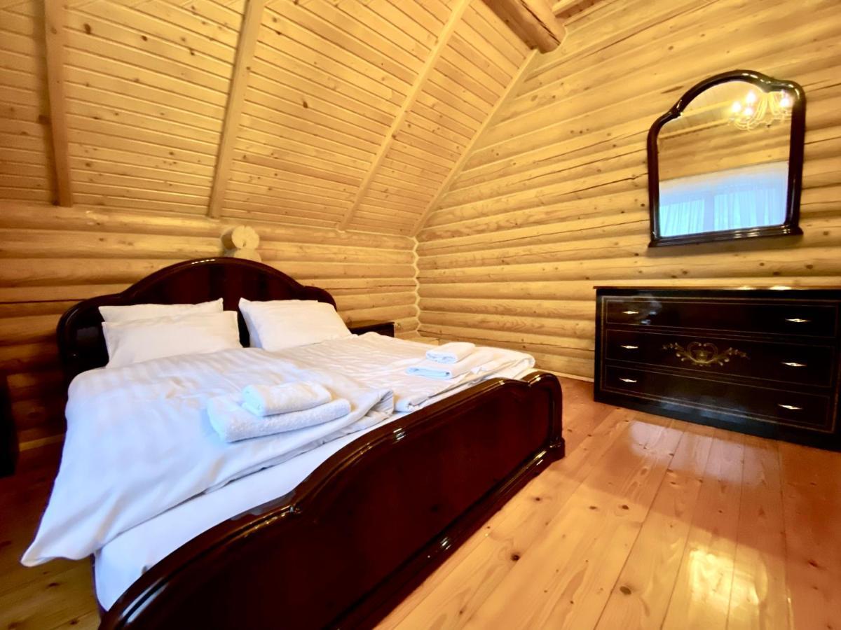 Chalet Four Seasons Villa Tatariv Buitenkant foto